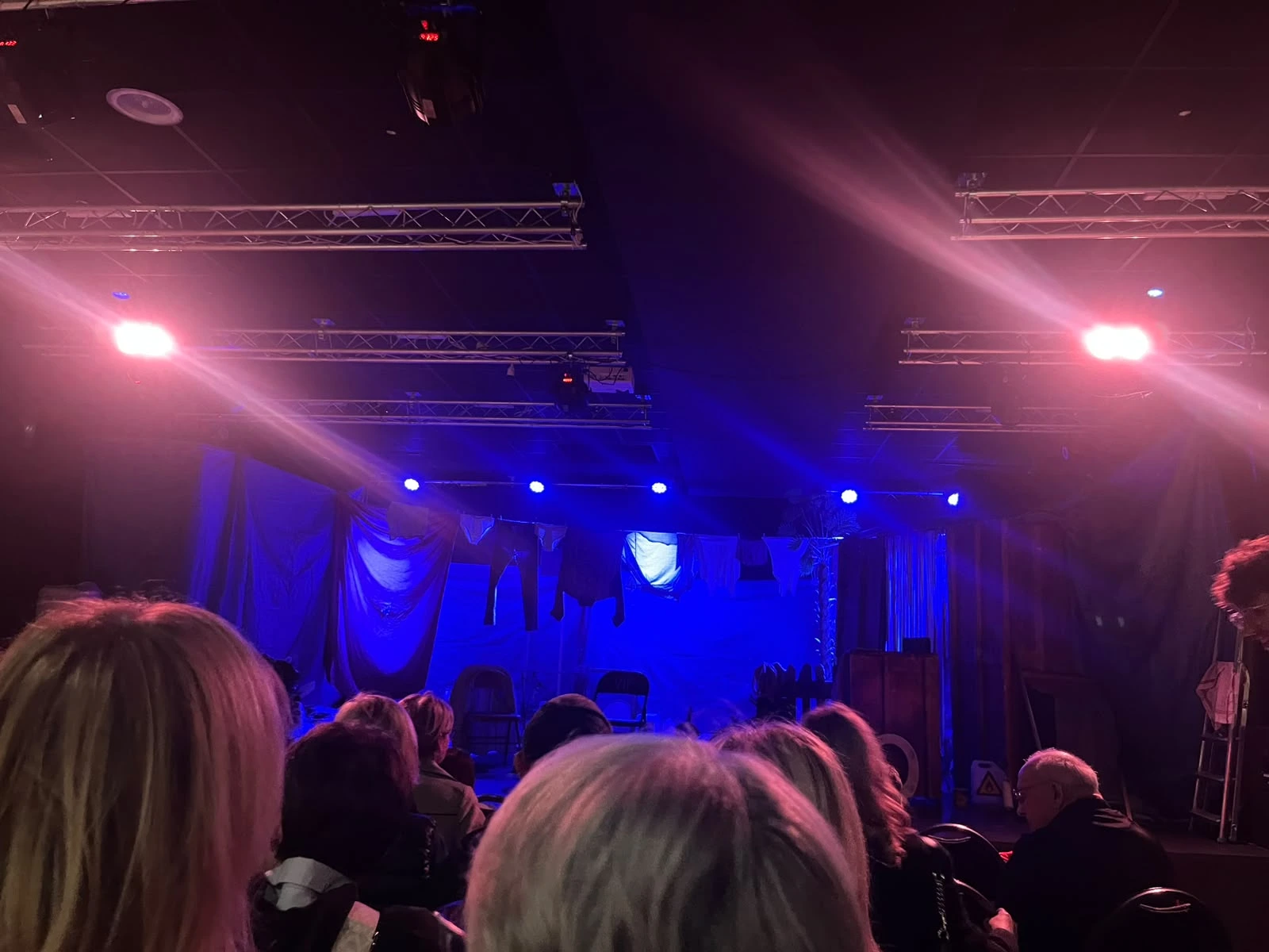 Amiens : succès pour le spectacle, Vacancesdemerde.com